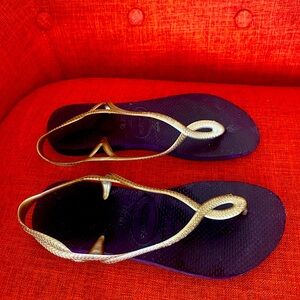 Havaianas strapped sandals